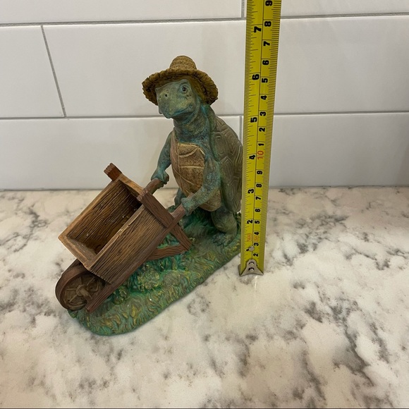 Resin decorative turtle pencil holder - Picture 5 of 8